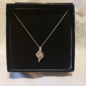 14K White Gold 20in Diamond Pendant Necklace- Size 7
